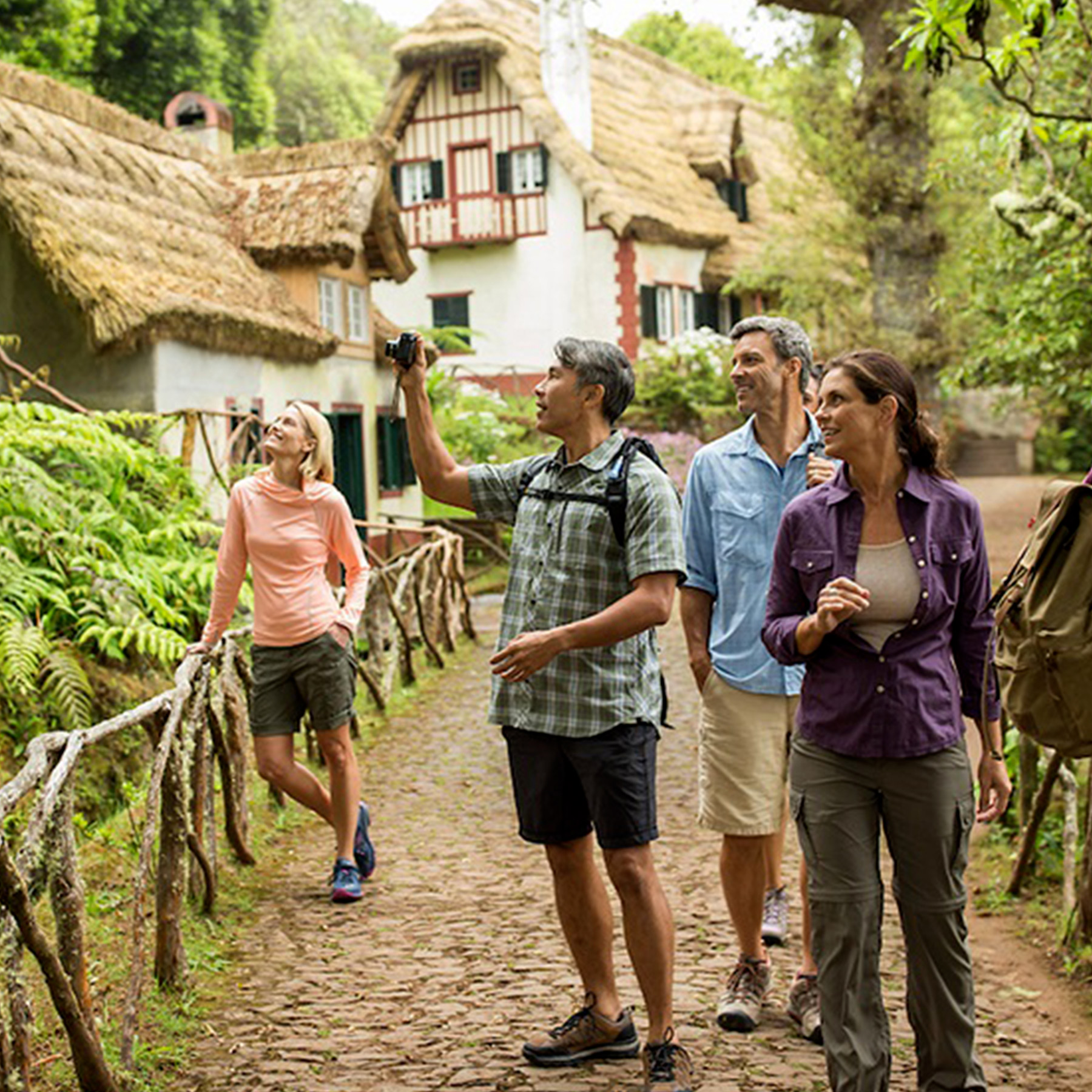 Globus Tours