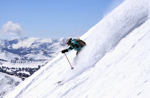  Person skiing down a snow slope 