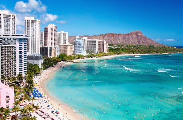  View of the Waikiki coastline 