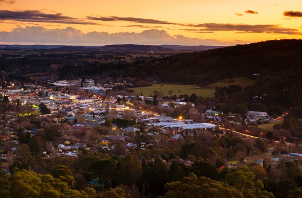 Sun sets on the picturesque town of Bowral in New South Wales 