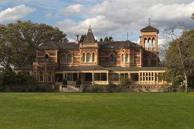  The exterior and gardens of Rippon Lea Estate 