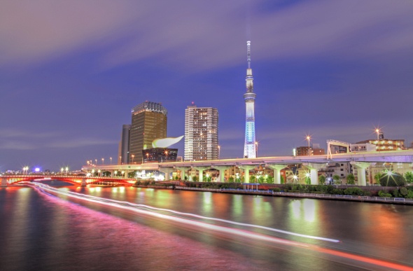 Discover Tokyo Skytree from Asakusa-District at night