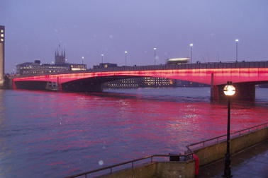  London bridge with pink underlight