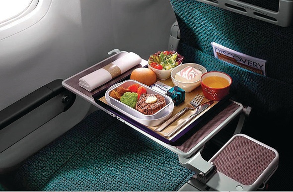 Complete meal for premium economy passengers of Cathay Pacific