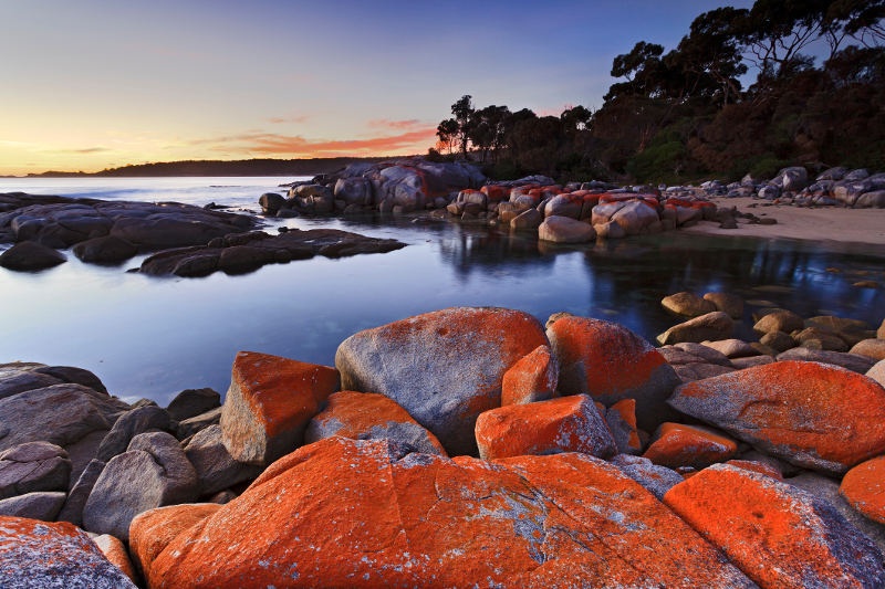 bay of fires red rocks