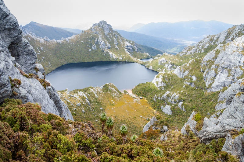 lake oberon western arthur mountain range tasmania