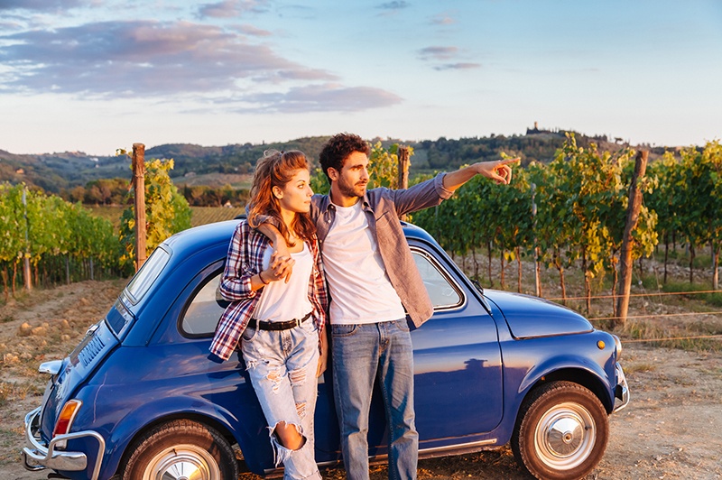 couple on a road trip in tuscany