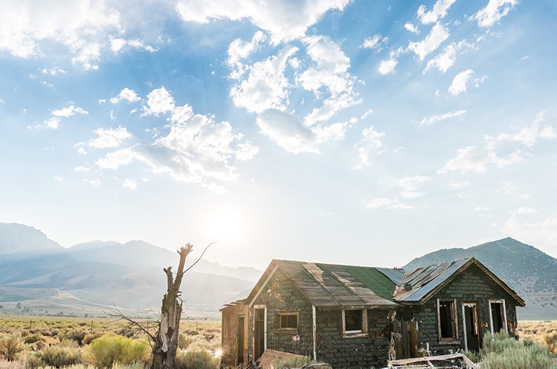 An abandoned house in the Eastern Sierras, California