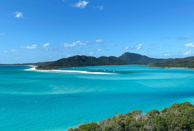 a view of the crystal clear waters of the whitsunday islands