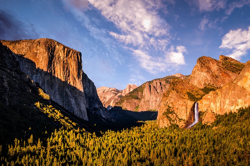 El Capital and Half Dome rock formations in Yosemite National Park